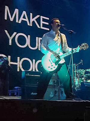 James Dean Bradfield at Manchester MEN Arena, December 2002